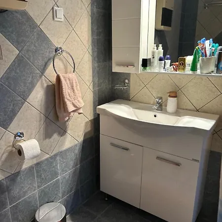 Amfipolis Root House * Proti