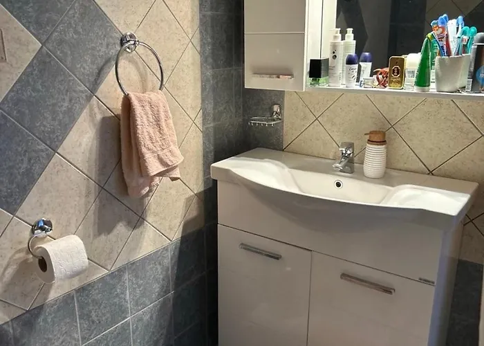 Amfipolis Root House * Proti